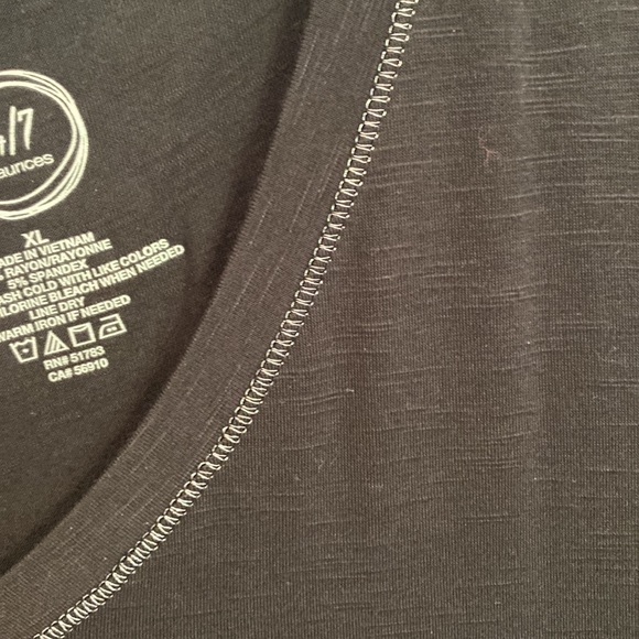 V neck basic tee - Picture 4 of 6